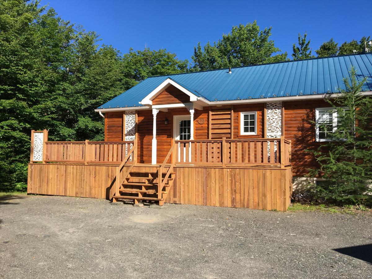 Domaine Des Montagnais Villa Notre-Dame-Des-Bois Exterior foto